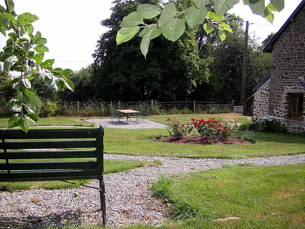 La Cloue Bed & Breakfast Sainte-Marie-du-Bois  Dış mekan fotoğraf